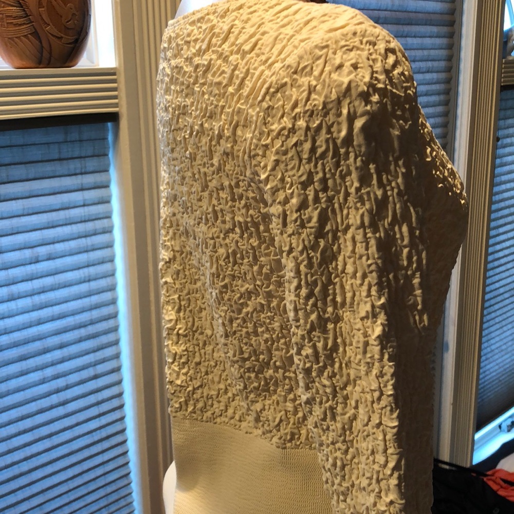 Top - Picture 2 of 5